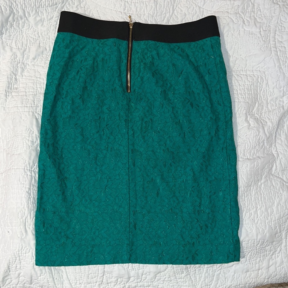Green lace Alfani skirt